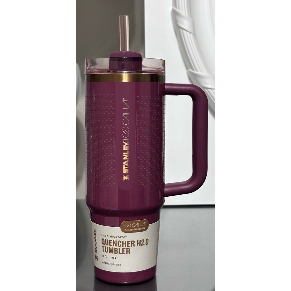 Stanley X CALIA Quencher H2.0 FlowState 30oz Tumbler, RED NECTAR - Picture 2 of 5